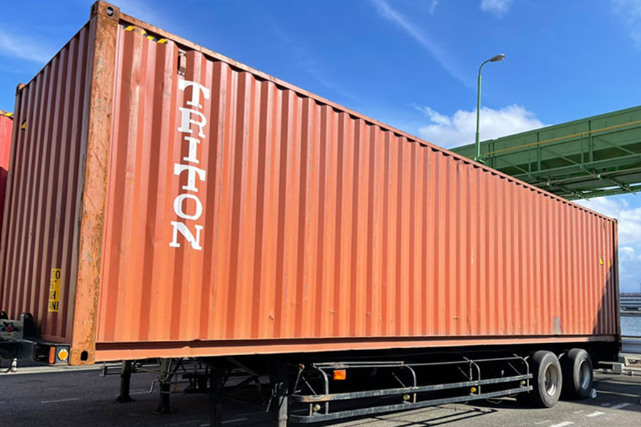 コンテナ輸送事業